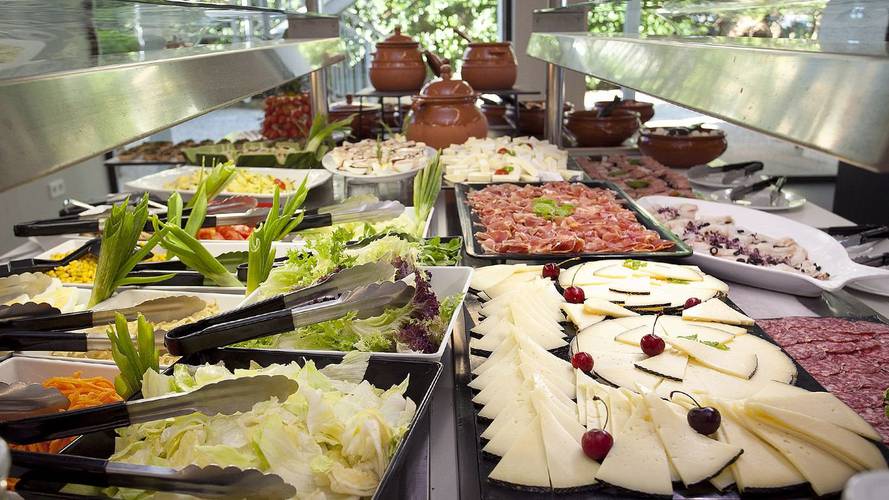 Costa blanca training camp and cycling holidays. Hotel cap negret professional cyclist food diet nutrition